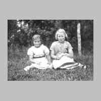 017-0034 Stanillien - Lieschen Organowski und Irmgard Hinz.jpg